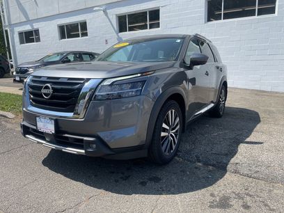 Used 2022 Nissan Pathfinder Platinum w/ Cargo Package