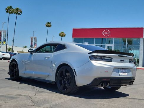 Used 2017 Chevrolet Camaro SS RWD image 2