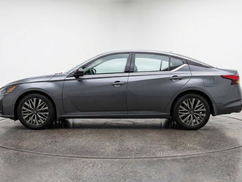Used 2025 Nissan Altima 2.5 SV FWD image 5