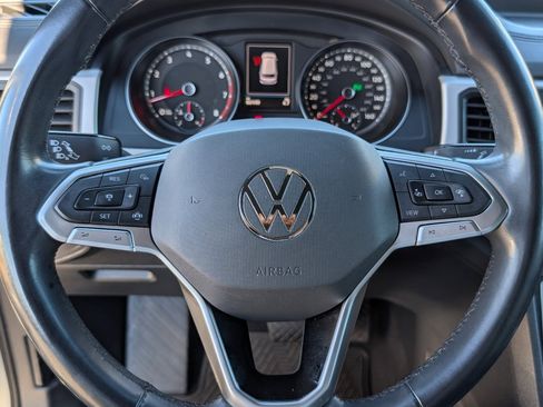 Used 2020 Volkswagen Atlas Cross Sport SE image 18