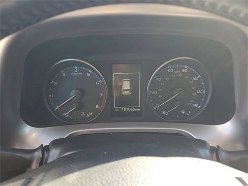 Used 2018 Toyota RAV4 XLE image 21