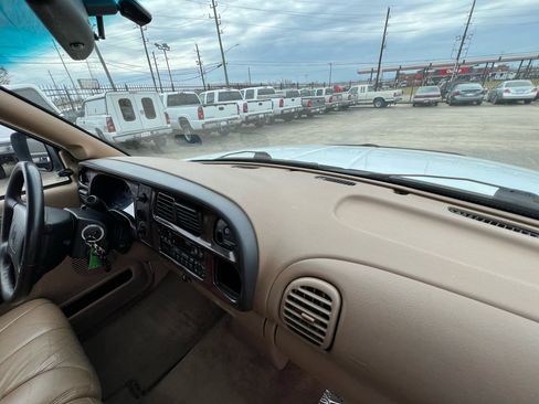 Used 1999 Dodge Ram 2500 Truck 2WD Quad Cab image 46