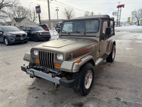 Used 1989 Jeep Wrangler Sahara AWD/4WD image 4