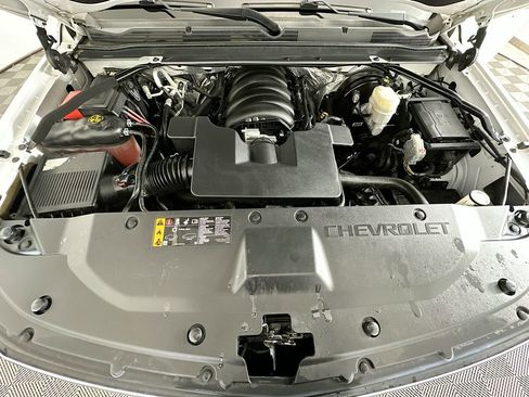 Used 2018 Chevrolet Suburban Premier image 34