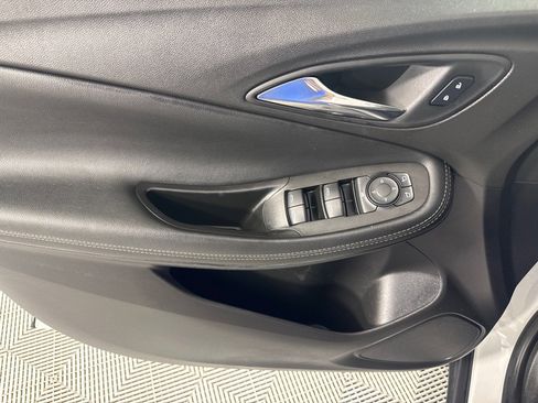 Used 2021 Buick Encore GX Select image 12