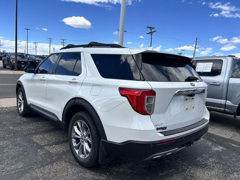 Used 2020 Ford Explorer XLT w/ Equipment Group 202A AWD/4WD image 3