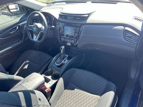 Used 2018 Nissan Rogue SV w/ Premium Package image 22