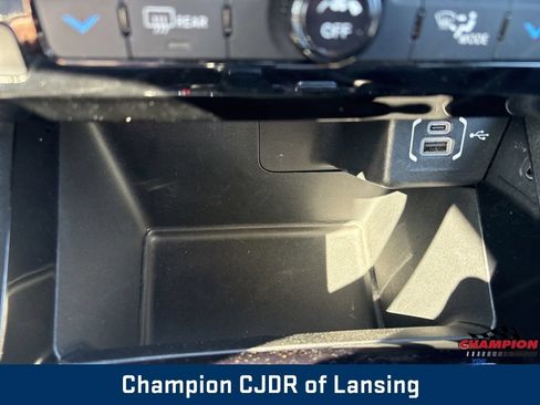 Used 2025 Jeep Compass Limited AWD/4WD image 27