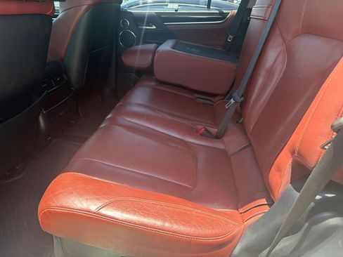 Used 2016 Lexus LX 570 4WD w/ Luxury Package image 10