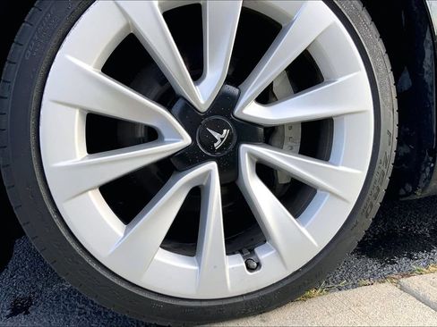Used 2021 Tesla Model 3 Standard Range Plus RWD image 3