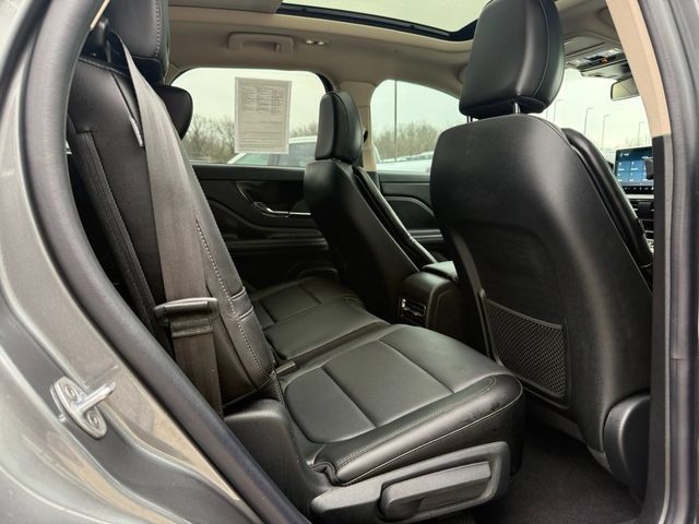 Used 2024 Lincoln Corsair Grand Touring w/ Rear Removable Package Tray AWD/4WD image 10