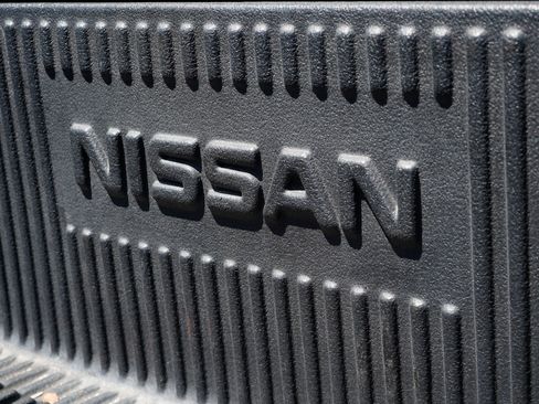 Used 2012 Nissan Frontier SV RWD image 18