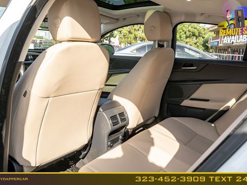 Used 2018 Jaguar XE RWD image 14