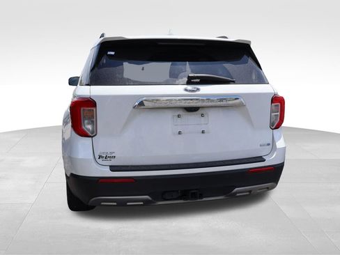 Used 2020 Ford Explorer XLT w/ Equipment Group 202A AWD/4WD image 21