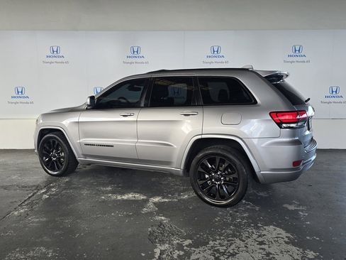 Used 2019 Jeep Grand Cherokee Altitude image 4