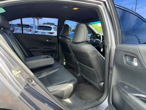 Used 2017 Honda Accord Sport Special Edition image 8