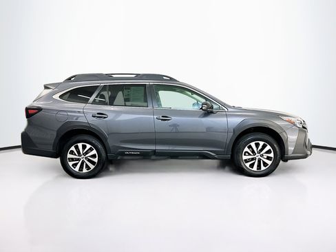 Used 2025 Subaru Outback Premium image 10