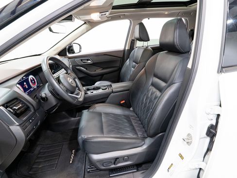 Used 2023 Nissan Rogue Platinum w/ Platinum Premium Package image 16