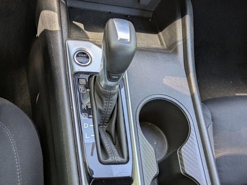 Used 2025 Nissan Altima 2.5 SV image 13