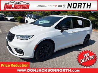 Used 2025 Chrysler Pacifica Limited FWD video 1