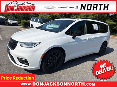Used 2025 Chrysler Pacifica Limited