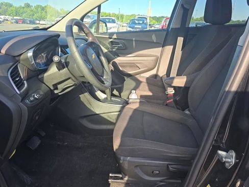 Used 2019 Chevrolet Trax LS w/ Tint and Cruise Package AWD/4WD image 3