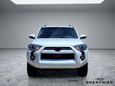 Used 2021 Toyota 4Runner SR5 Premium w/ Moonroof Package RWD image 3