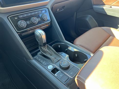 Used 2022 Volkswagen Atlas SE w/ Panoramic Sunroof Package image 19