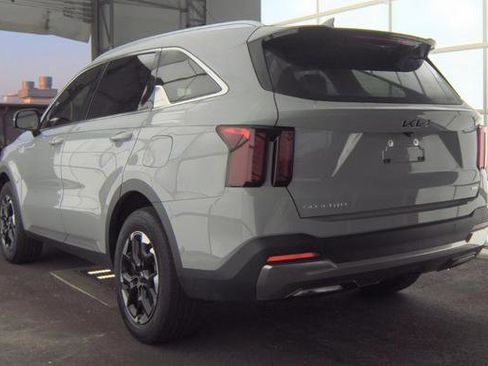 Used 2024 Kia Sorento S w/ Panoramic Sunroof Package AWD/4WD image 4