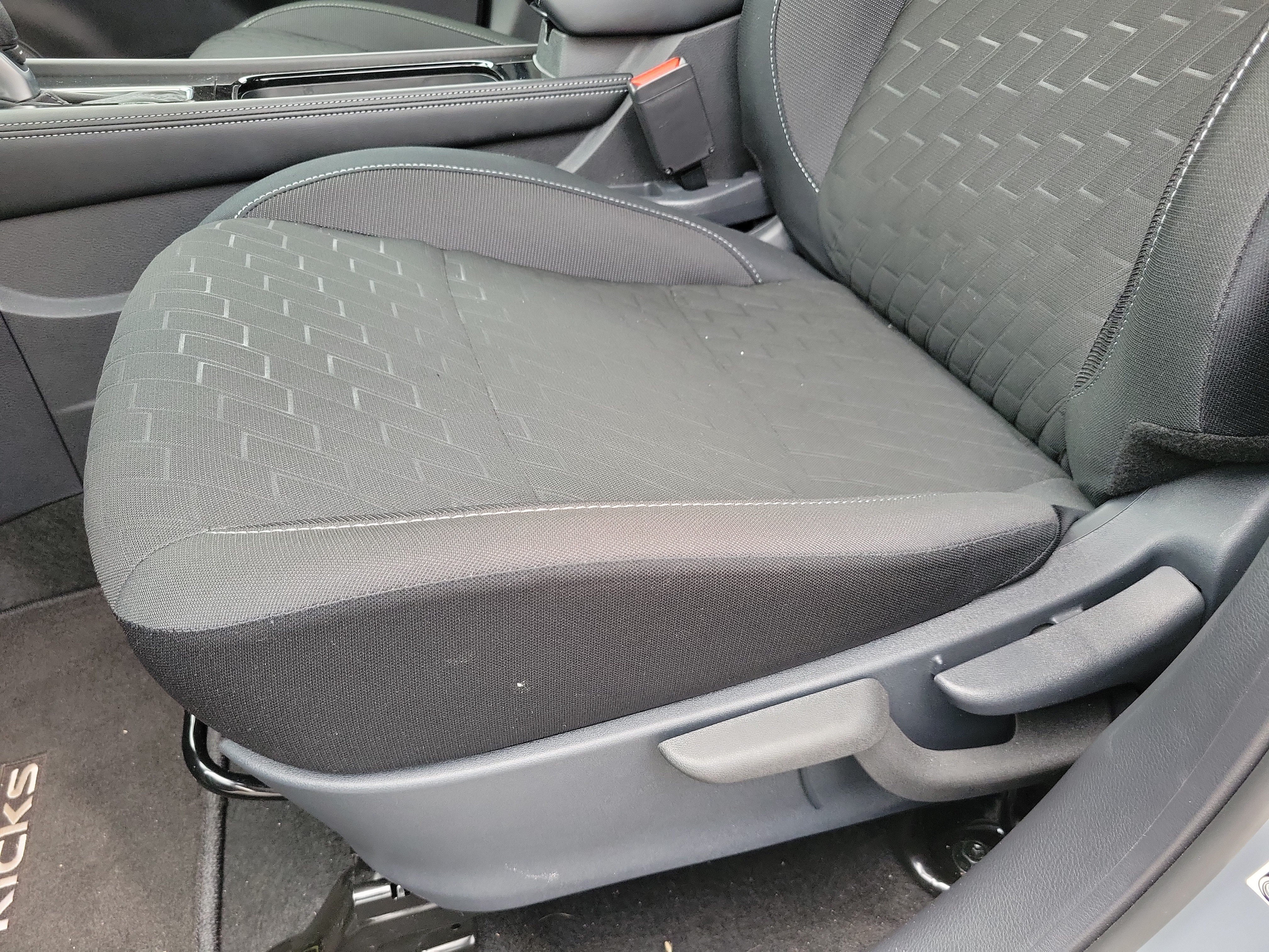 Used 2024 Nissan Kicks SV w/ Interior Electronics Package FWD image 10