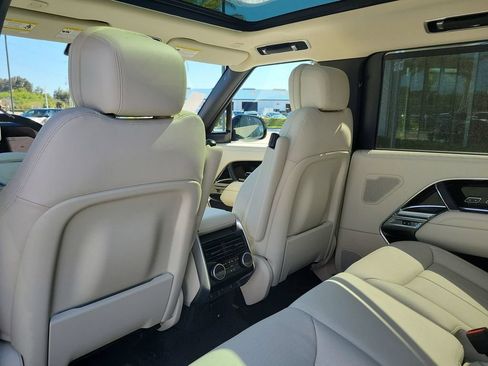 New 2026 Land Rover Range Rover Long Wheelbase SE AWD/4WD image 17