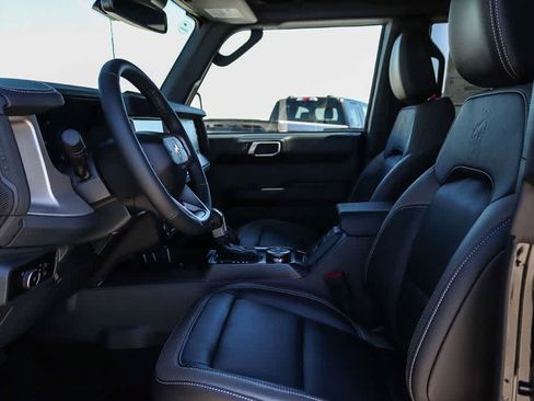 New 2026 Ford Bronco Outer Banks w/ Sasquatch Package AWD/4WD image 17