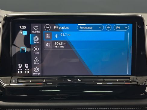Used 2024 Volkswagen Atlas Cross Sport SE w/ Panoramic Sunroof Package AWD/4WD image 15