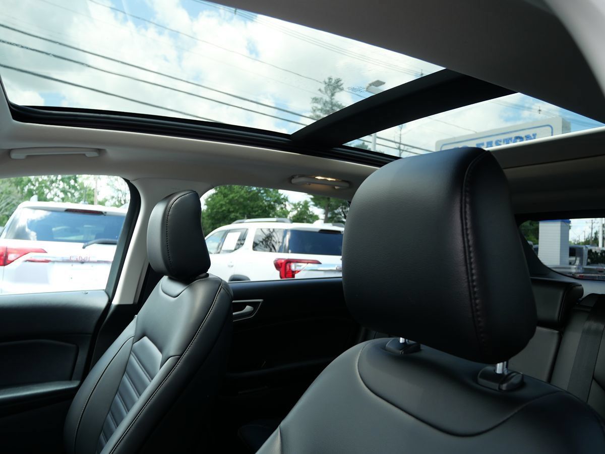 Used 2020 Ford Edge SEL w/ Cold Weather Package AWD/4WD image 12