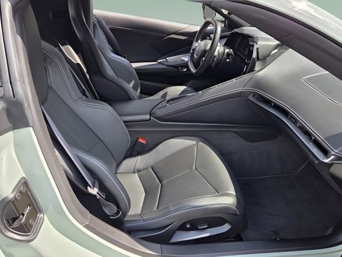 Used 2024 Chevrolet Corvette Stingray Coupe w/ Z51 Performance Package RWD image 13