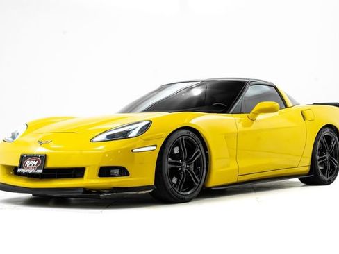 Used 2013 Chevrolet Corvette Coupe w/ 3LT Preferred Equipment Group image 8