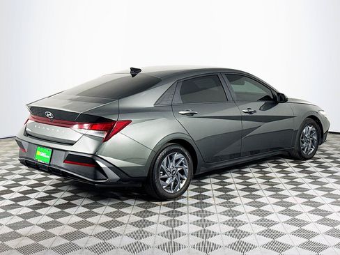 Used 2024 Hyundai Elantra SEL FWD image 10