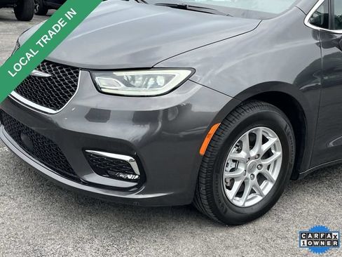 Used 2022 Chrysler Pacifica Touring-L FWD image 9