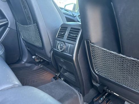 Used 2015 Mercedes-Benz GL 550 4MATIC image 15