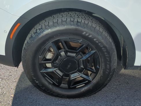 Used 2025 Kia Sorento SX Prestige w/ Olive Brown Leather Package image 14