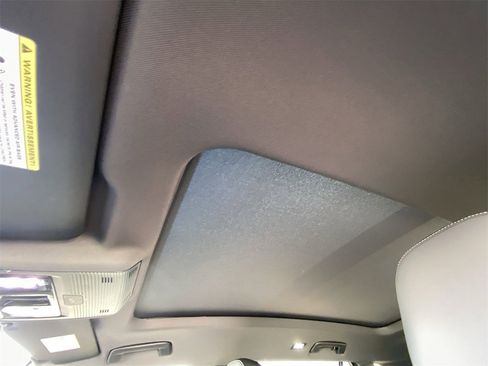 New 2026 Volkswagen Tiguan SE R-Line image 18