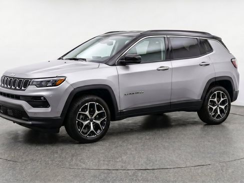 Used 2025 Jeep Compass Limited AWD/4WD image 3