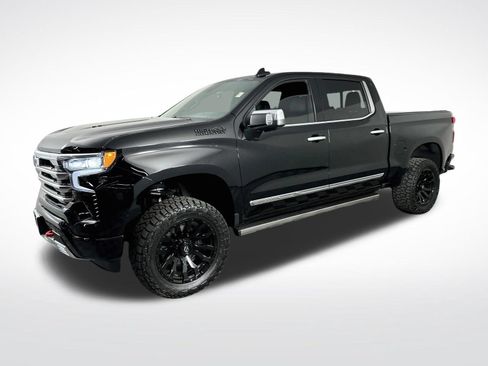 Used 2024 Chevrolet Silverado 1500 High Country w/ Technology Package AWD/4WD image 4