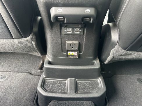 Used 2023 Jeep Wrangler Altitude image 25