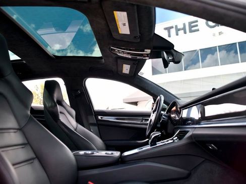 Used 2018 Porsche Panamera Turbo S image 43