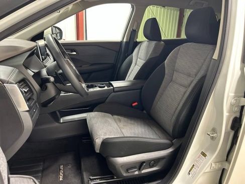 Used 2023 Nissan Rogue SV AWD/4WD image 13