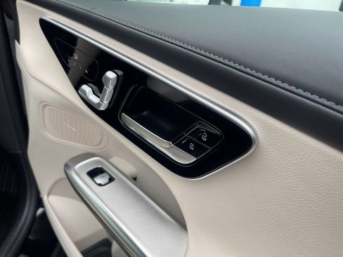 Used 2024 Mercedes-Benz GLC 300 4MATIC image 20