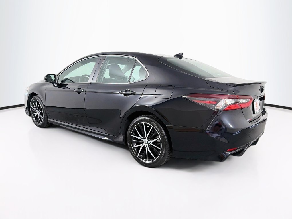 Used 2024 Toyota Camry SE w/ Cold Weather Package FWD image 7