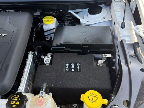 Used 2019 Jeep Cherokee Limited image 48