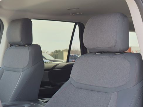 Used 2025 Ford Expedition Active image 13